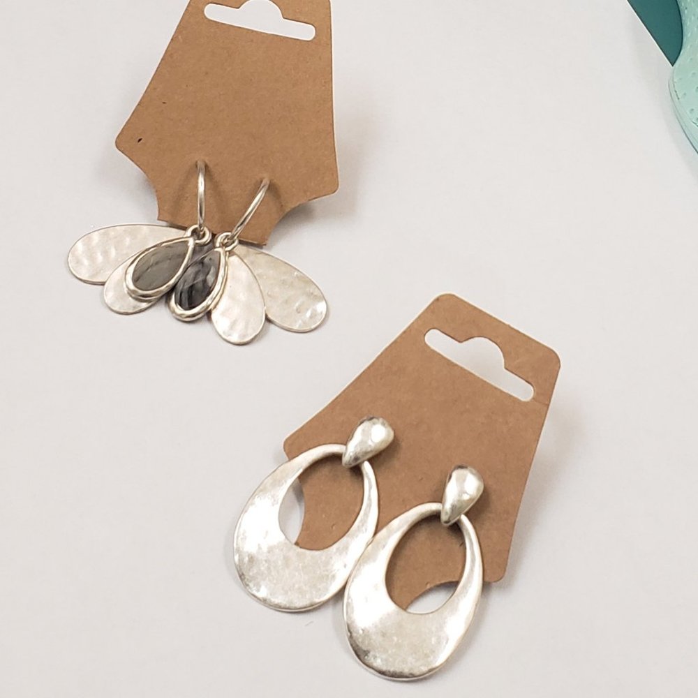 Bella Uno earring bundle, NWT, 2 prs silver hammered Bella Uno Fashion Earrings